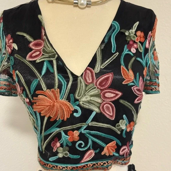 L’ATISTE BY AMY Floral Embroidered Black Skirt and Blouse Set - Picture 3 of 8